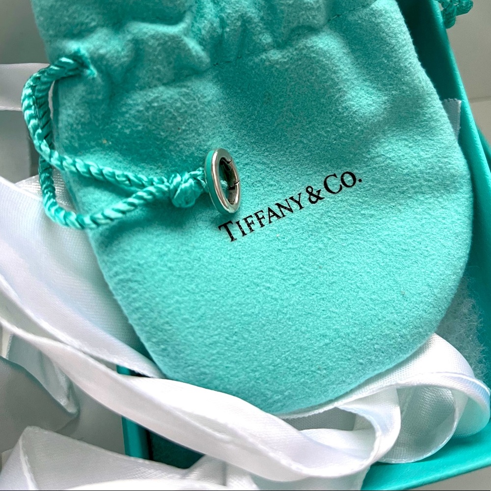 Tiffany&Co. Blue Enamel Clasping Ring